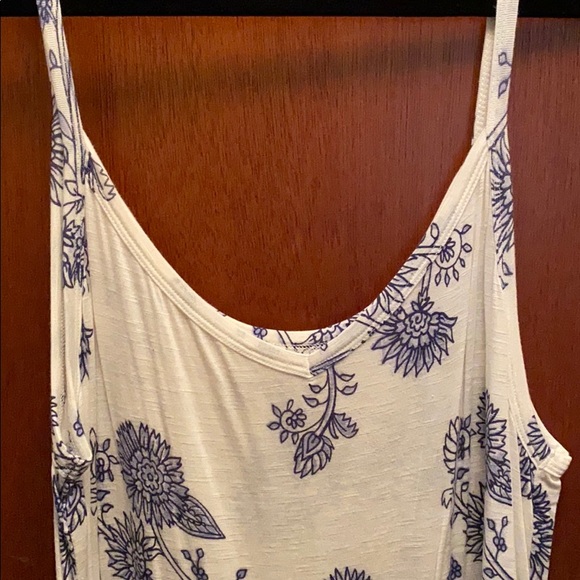 Floral design tank top - Picture 2 of 3